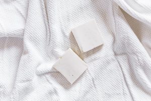 Read more about the article 抗菌枕套材質比較｜抗菌枕套材質差在哪？哪種效果最好？